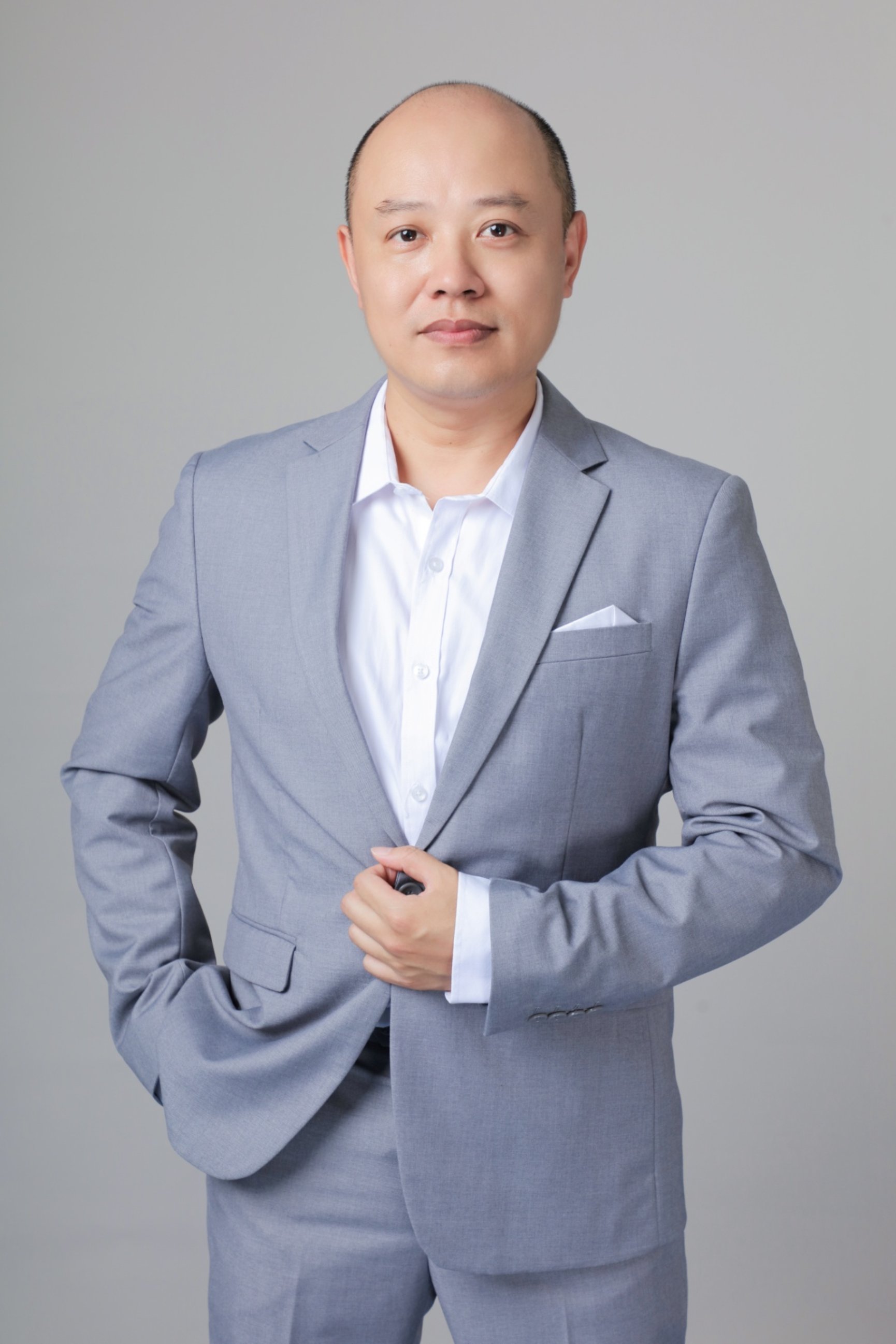 C:\Users\Lenovo\Desktop\老师照片\陈伟杰\1Z8A3946.jpg